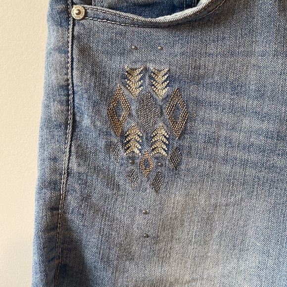 Seven Jean Shorts - Picture 2 of 9